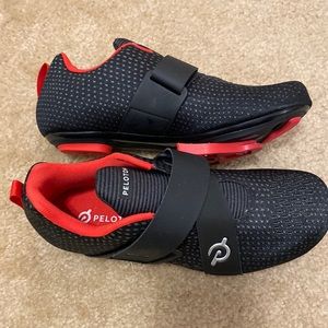 Peloton women’s altos cycling soes US-w 6.5, US-M 5